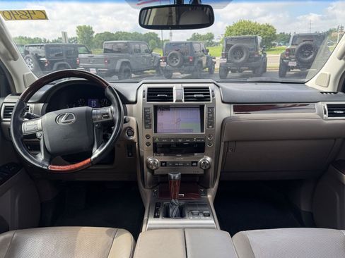Used 2014 Lexus GX 460 w/ Premium Package AWD/4WD image 30