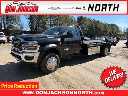 New 2025 RAM 5500 4x4 Regular Cab image 1