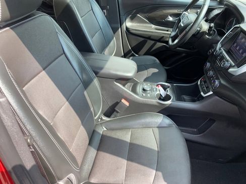 Used 2023 GMC Terrain SLT w/ Tech Package AWD/4WD image 10