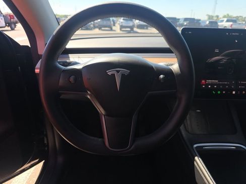 Used 2023 Tesla Model Y Long Range image 10