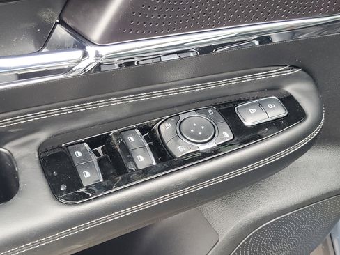 New 2026 Lincoln Corsair Premiere image 9