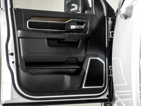 Used 2024 RAM 2500 Laramie AWD/4WD image 33