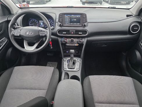 Used 2019 Hyundai Kona SE image 2