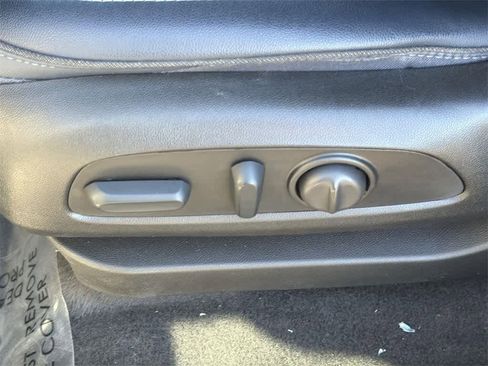 Used 2023 Chevrolet Bolt EUV LT w/ Convenience Package image 24