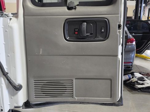 Used 2018 Chevrolet Express 2500 LS w/ Driver Convenience Package image 13