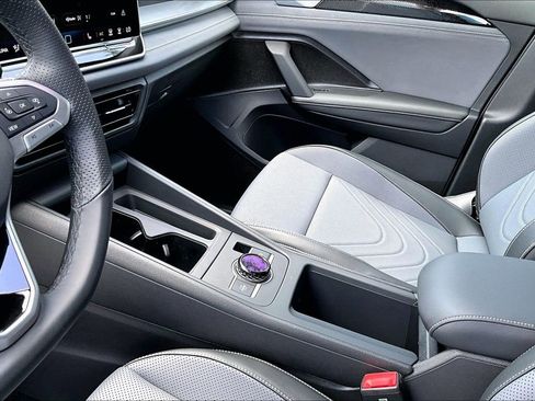 New 2026 Volkswagen Tiguan SE R-Line AWD/4WD image 23