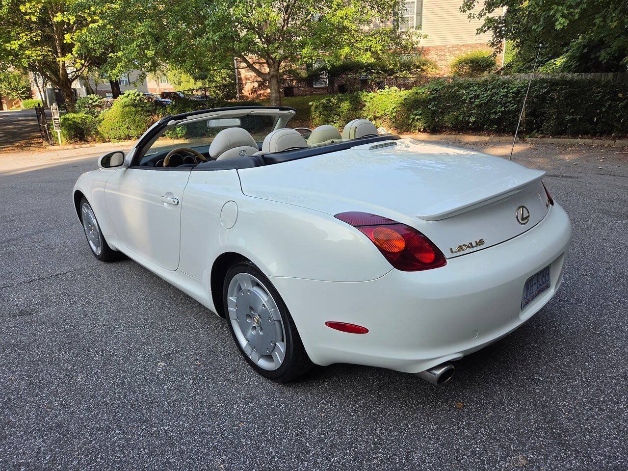Used 2002 Lexus SC 430 Convertible RWD image 3