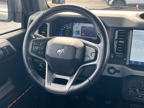 Used 2022 Ford Bronco Badlands image 12