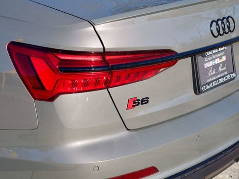 Used 2022 Audi S6 Premium Plus image 9
