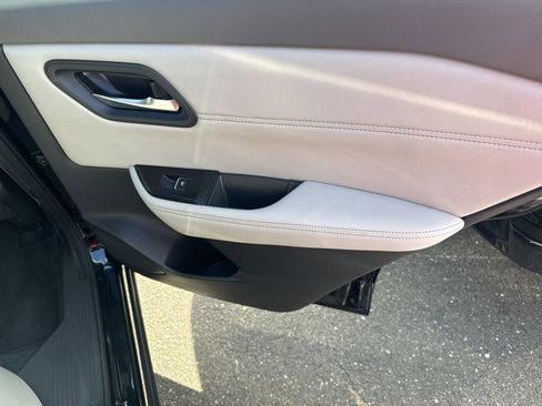 Used 2023 Nissan Rogue SL image 12