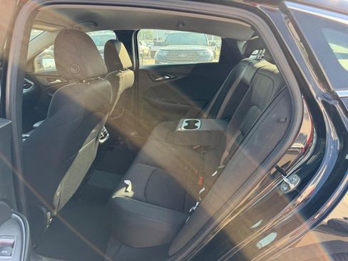 Used 2025 Chevrolet Malibu LT FWD image 8