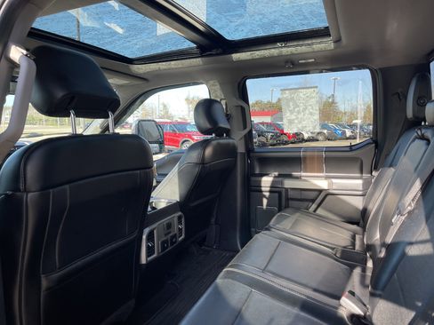 Used 2017 Ford F150 Lariat w/ Equipment Group 502A Luxury AWD/4WD image 10