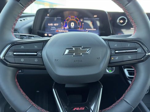 Used 2025 Chevrolet Traverse RS image 24