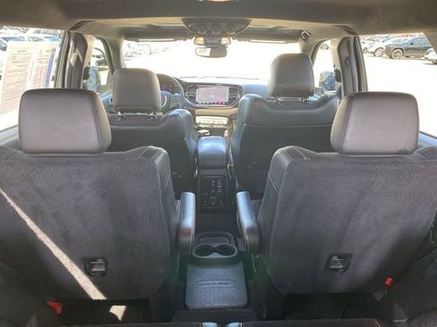 Used 2023 Dodge Durango R/T w/ Hemi Orange Plus Package AWD/4WD image 21