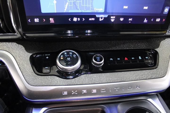 Used 2025 Ford Expedition Tremor AWD/4WD image 38
