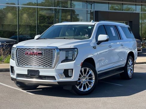 Used 2022 GMC Yukon XL Denali AWD/4WD image 25