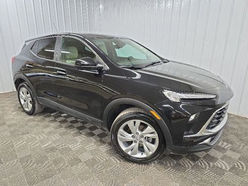Used 2024 Buick Encore GX Preferred AWD/4WD image 7
