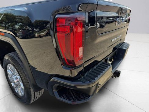 Used 2020 GMC Sierra 2500 Denali w/ Denali Ultimate Package image 16