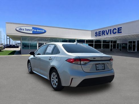 Used 2026 Toyota Corolla LE FWD image 6