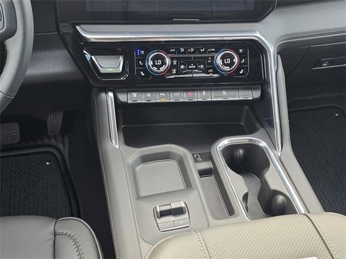 New 2026 GMC Sierra 2500 Denali w/ Denali Reserve Package image 16