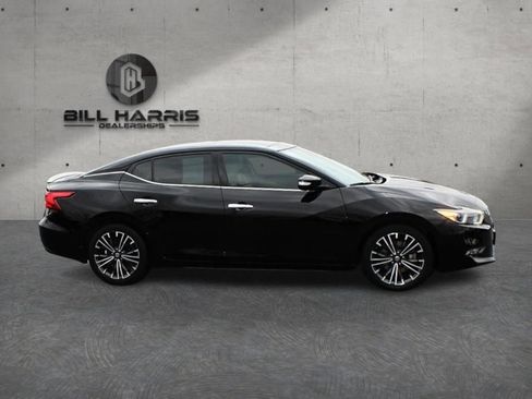 Used 2017 Nissan Maxima Platinum w/ Medallion Package image 4