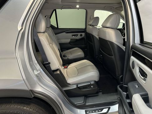 Certified 2024 Honda Pilot Touring image 36