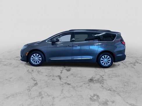 Used 2017 Chrysler Pacifica Touring-L FWD image 7