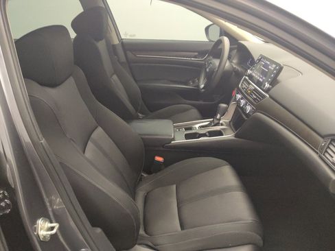 Used 2018 Honda Accord EX image 21