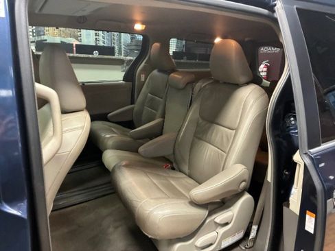 Used 2018 Toyota Sienna XLE Premium image 25