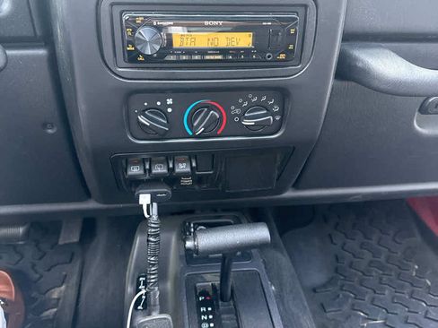 Used 2004 Jeep Wrangler 4WD image 6