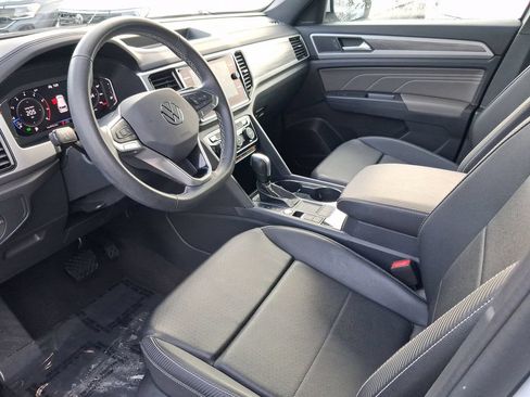 Used 2023 Volkswagen Atlas Cross Sport SE FWD image 16