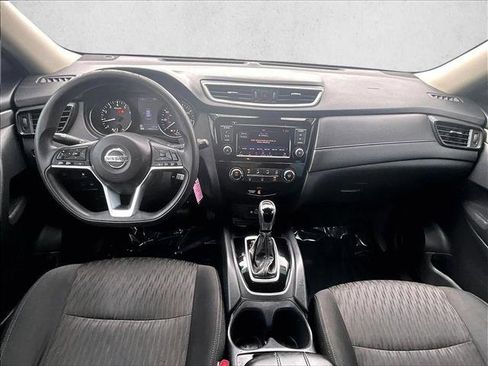 Used 2020 Nissan Rogue S FWD image 16