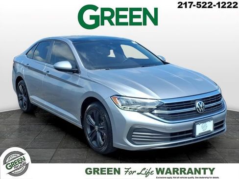 Used 2024 Volkswagen Jetta SE FWD image 1