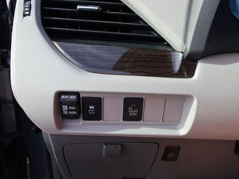 Used 2015 Toyota Sienna XLE Premium image 14