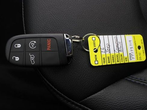 New 2026 Jeep Compass Limited w/ Limited Altitude Pack image 6