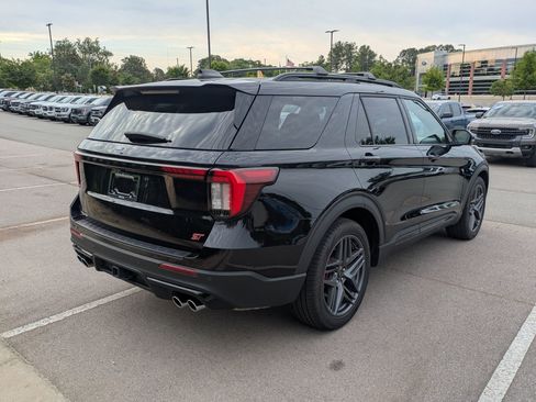 Certified 2025 Ford Explorer ST AWD/4WD image 4