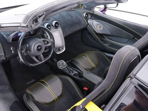 Used 2019 McLaren 570S Spider RWD image 25