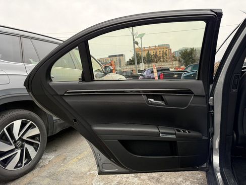 Used 2013 Mercedes-Benz S 550 4MATIC image 14