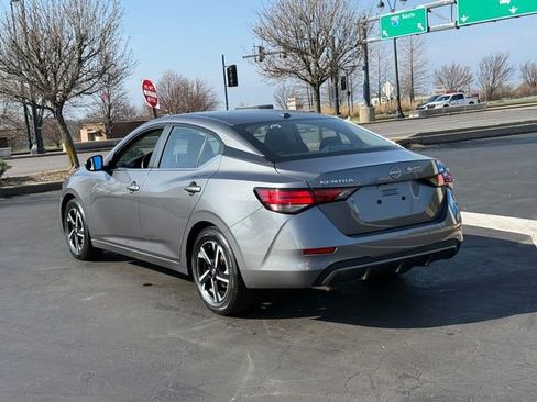 Used 2025 Nissan Sentra SV image 3