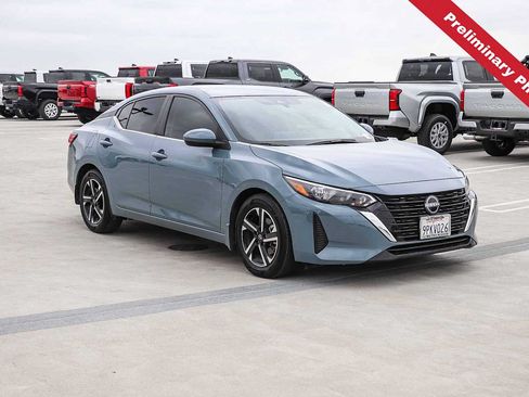 Used 2025 Nissan Sentra SV FWD image 3
