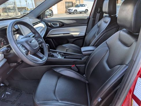Used 2025 Jeep Compass Limited AWD/4WD image 15