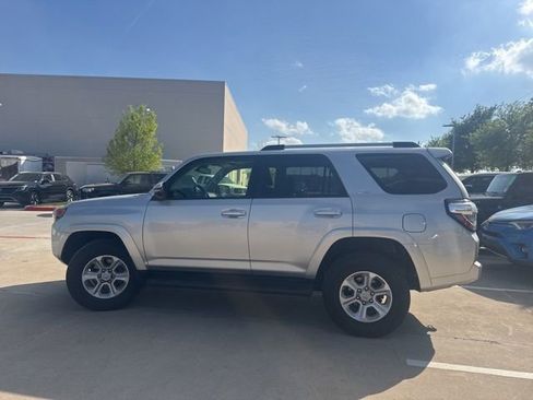Used 2024 Toyota 4Runner SR5 Premium image 5
