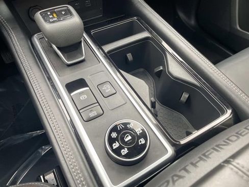 Certified 2023 Nissan Pathfinder Platinum w/ Black Appearance Package image 23