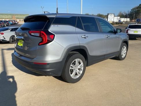 Used 2024 GMC Terrain SLE image 6