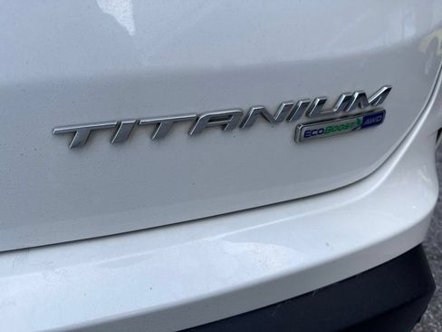 Used 2020 Ford Edge Titanium AWD/4WD image 2