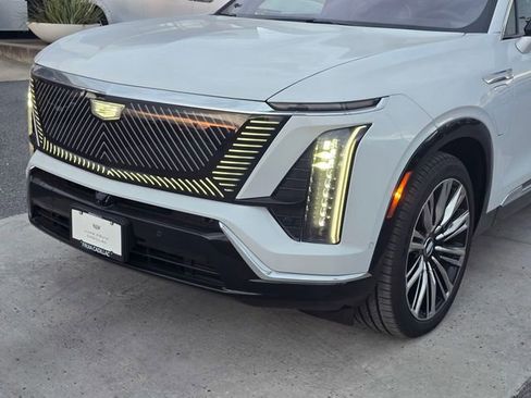 New 2026 Cadillac Vistiq Premium Luxury AWD/4WD image 10
