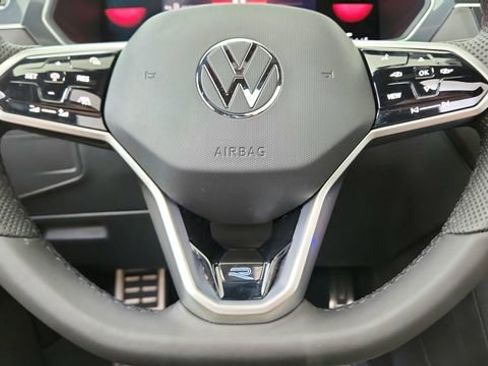 Used 2022 Volkswagen Tiguan SE R-Line image 43