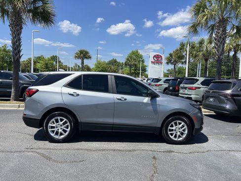 Used 2024 Chevrolet Equinox LS w/ LS Convenience Package FWD image 11