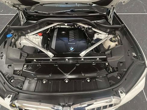 Used 2022 BMW X5 sDrive40i w/ Premium Package image 13