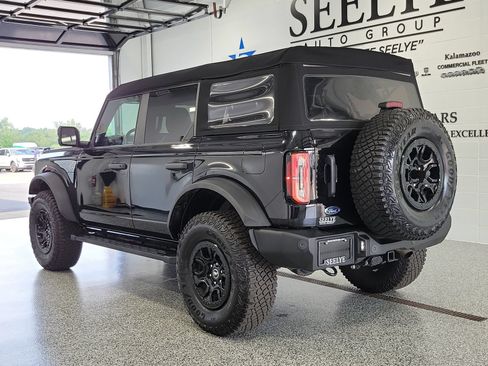Certified 2024 Ford Bronco Wildtrak AWD/4WD image 3